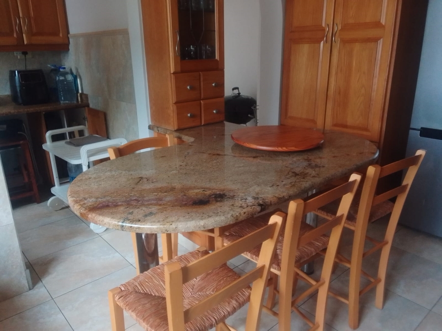 To Let 3 Bedroom Property for Rent in Selborne Eastern Cape